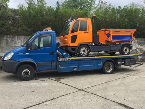 šlep služba šlepa narandžasti kombi