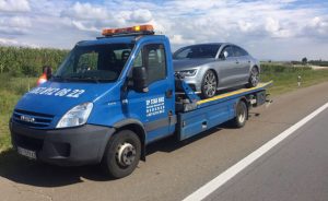 Šlep služba obavlja šlepanje vozila na autoputu